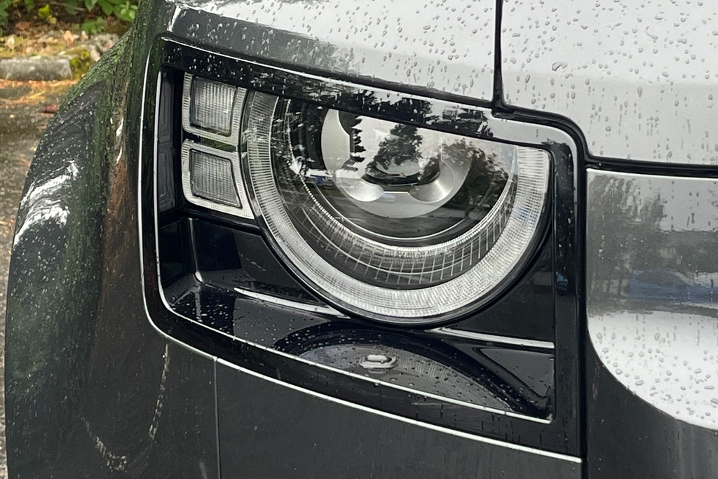 Land Rover Defender 110 X-dynamic Se Brown #17