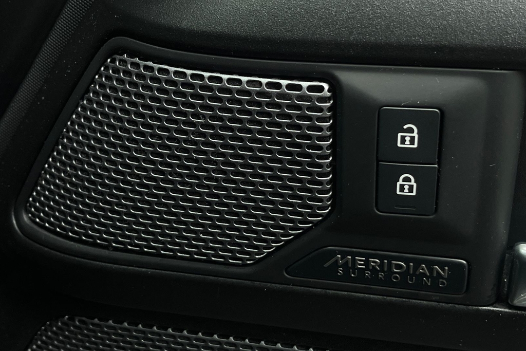 Land Rover Defender 110 X-dynamic Se Brown #24