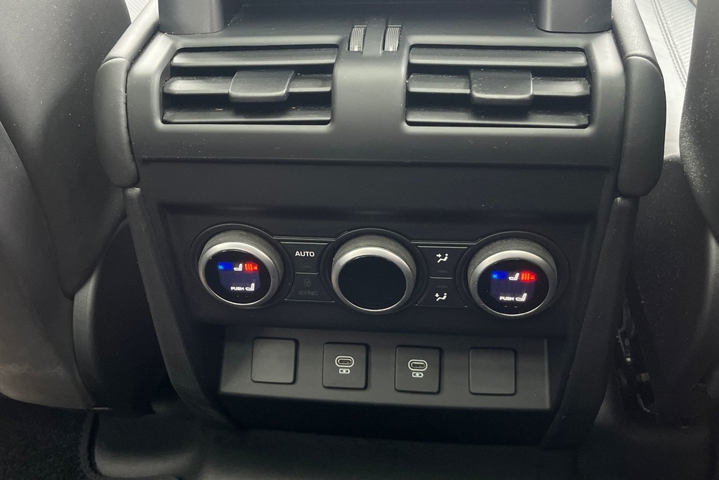 Land Rover Defender 110 X-dynamic Se Brown #18