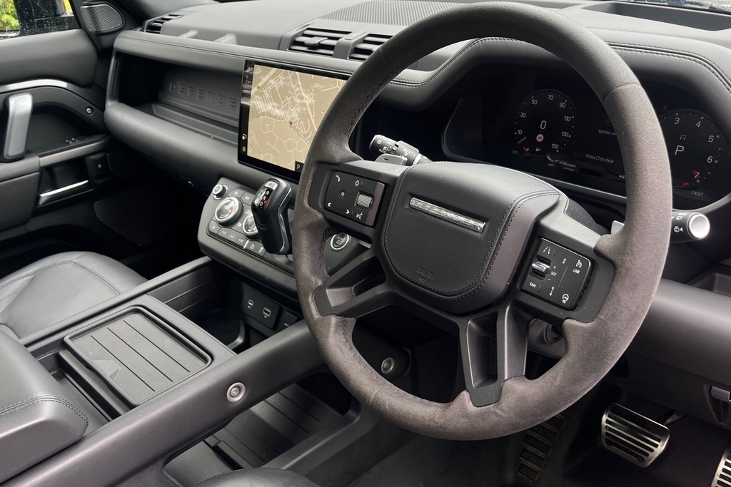 Land Rover Defender 110 X-dynamic Se Brown #29