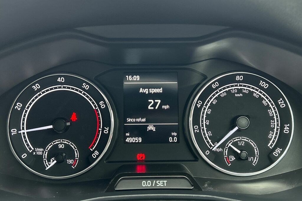 Skoda Scala Se Tsi White #15