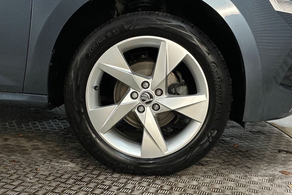 Skoda Kamiq 1.0 Tsi Se Dsg Grey #5