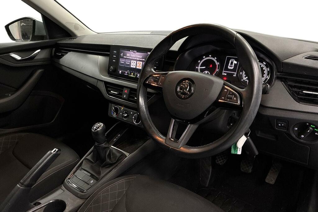 Skoda Kamiq 1.5 Tsi Se Silver #6