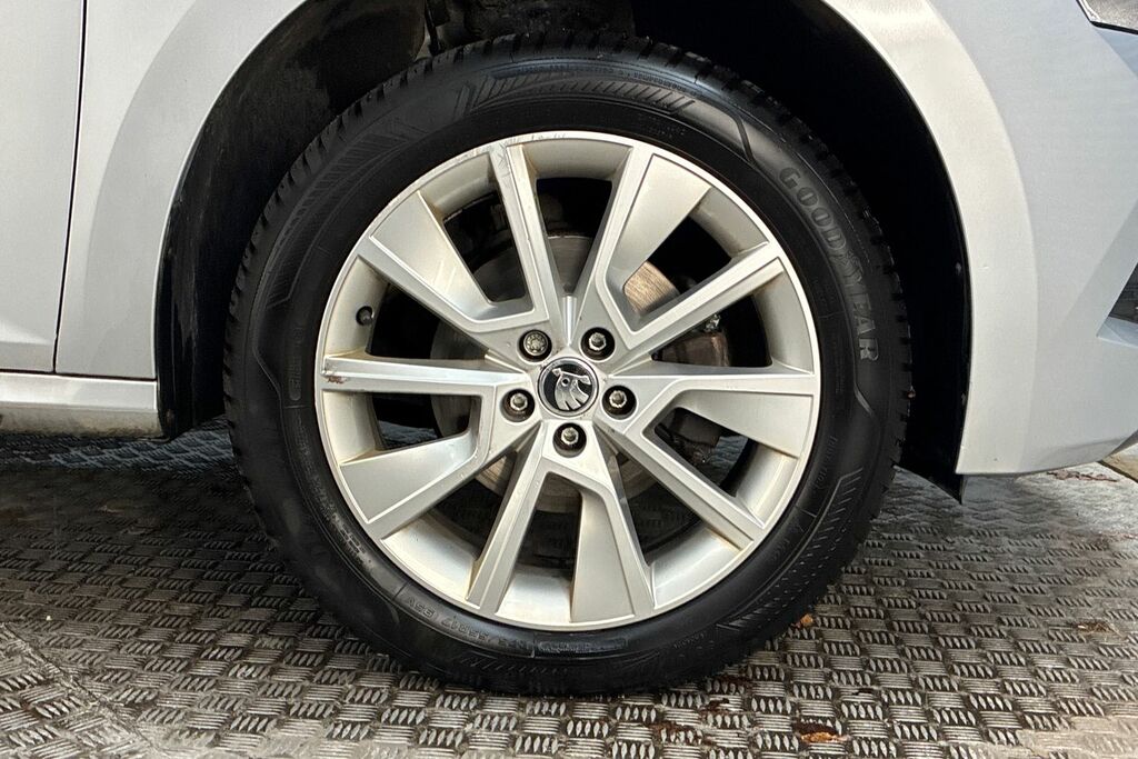 Skoda Kamiq 1.5 Tsi Se Silver #5