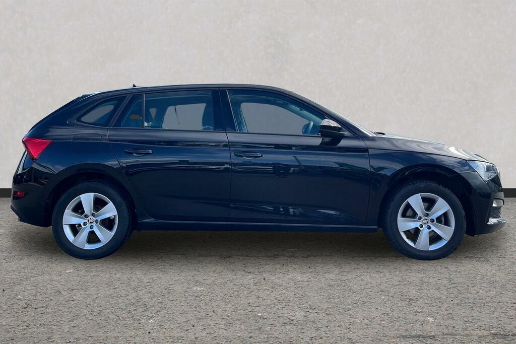 Skoda Scala 1.5 Tsi 150Ps Se Dsg Black #4
