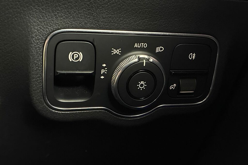Mercedes-Benz GLA Class Suv Black #25