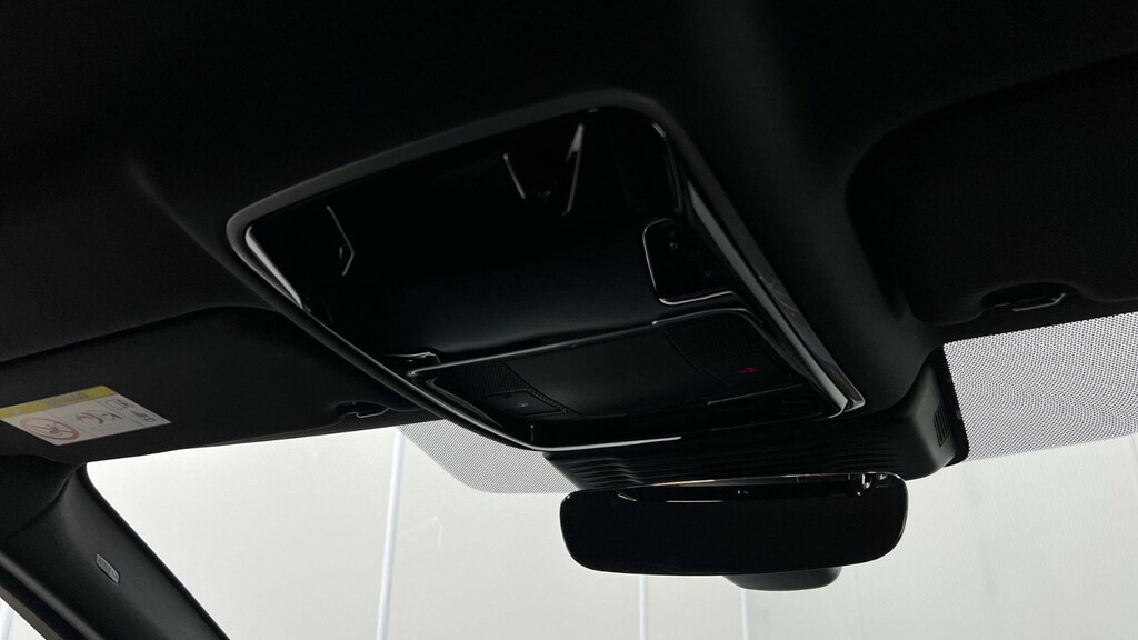 Land Rover Range Rover Velar Dynamic Hse White #23