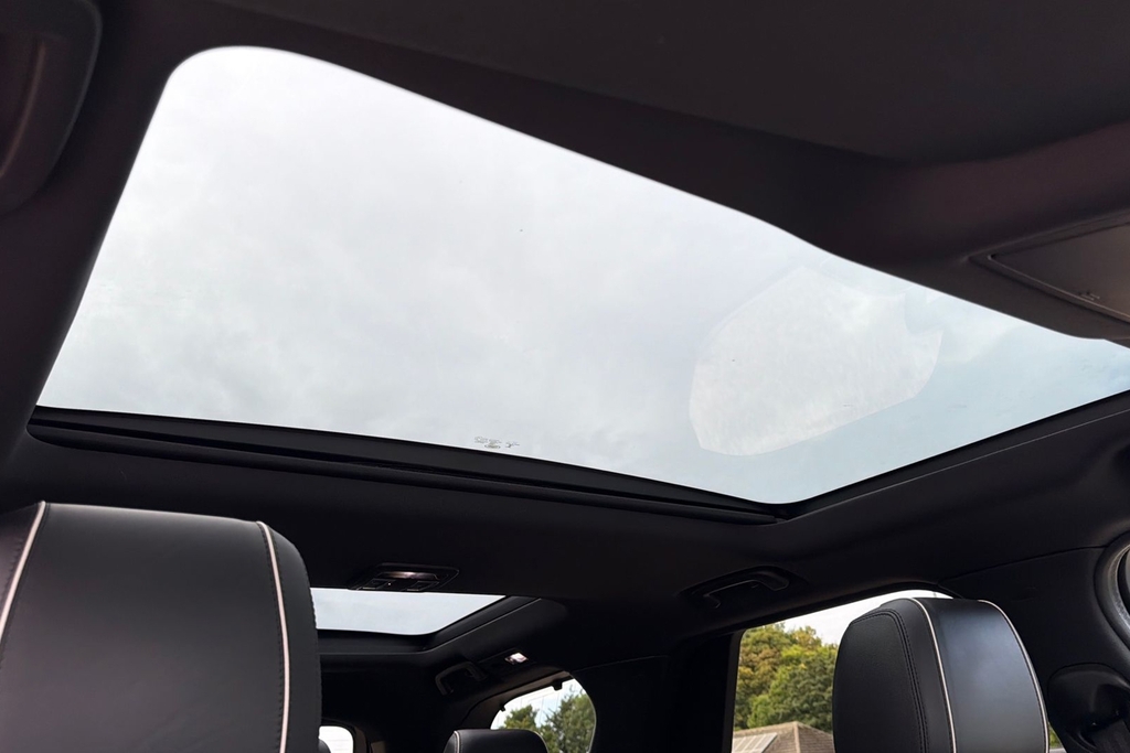 Land Rover Discovery Suv White #21
