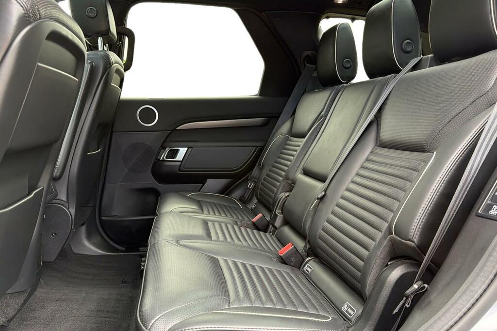 Land Rover Discovery Suv White #4