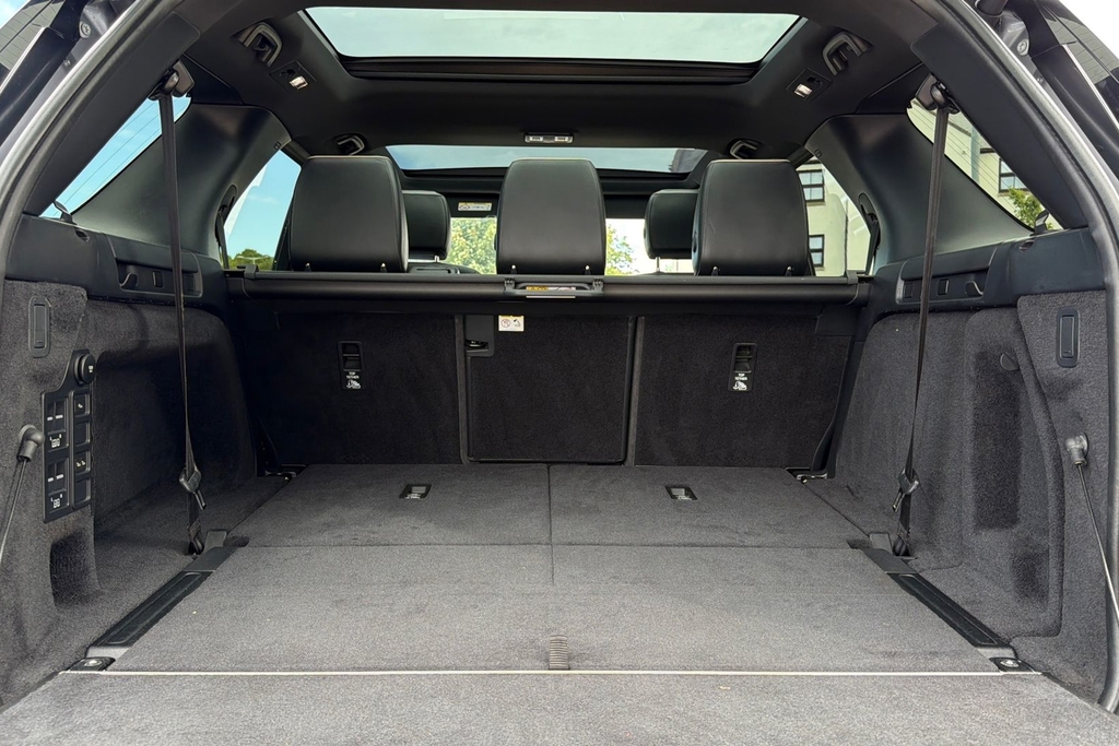 Land Rover Discovery Suv White #10