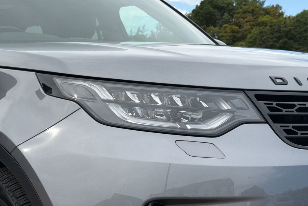 Land Rover Discovery Suv White #17