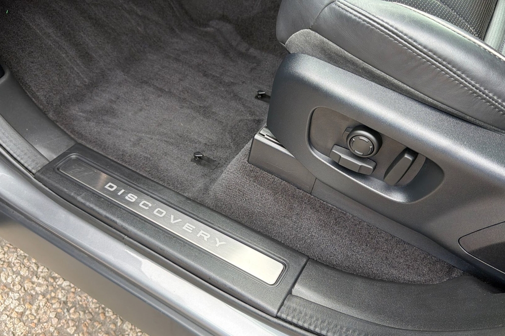 Land Rover Discovery Suv White #26