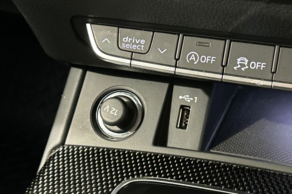 Audi SQ5 3L Vorsprung Black #21