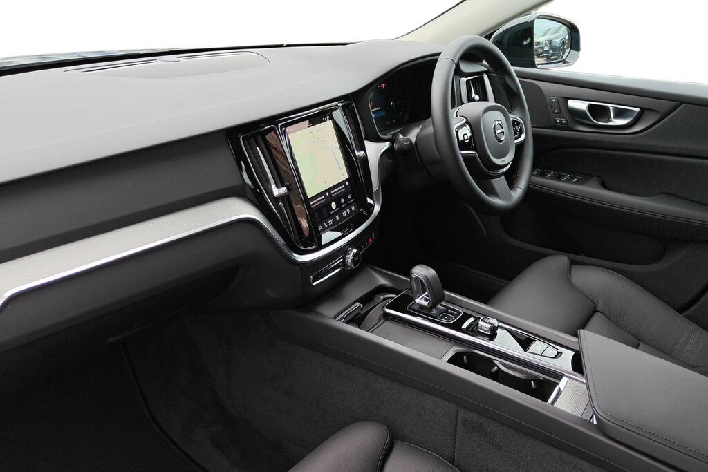 Volvo V60 2.0 B4p Plus Dark 7 Speed Blue #2