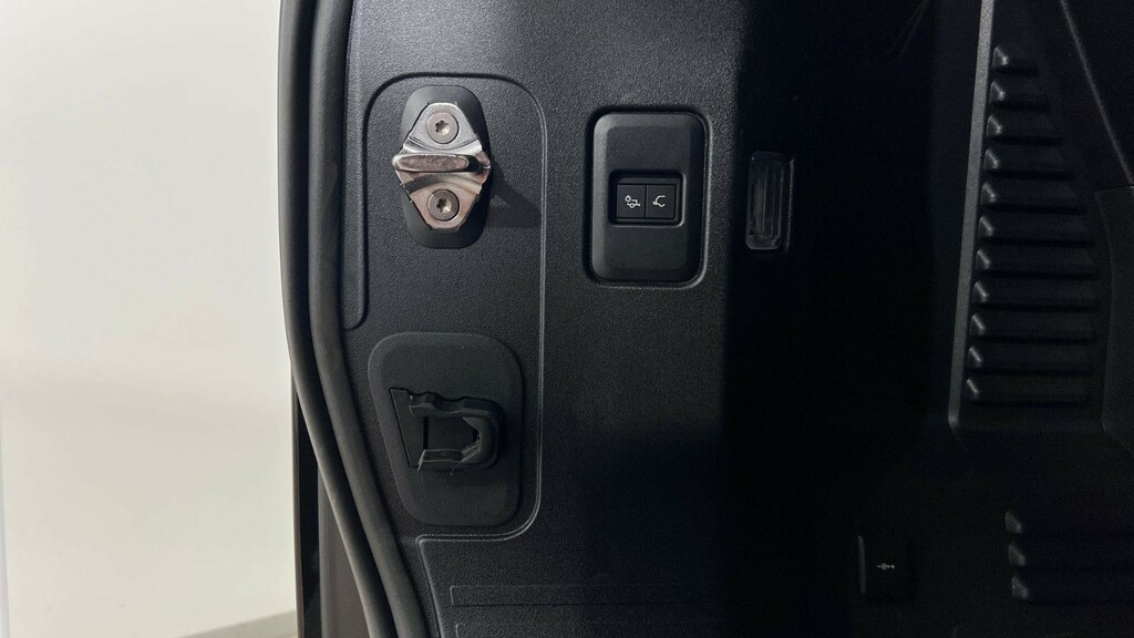 Land Rover Defender X-dynamic Se Grey #52