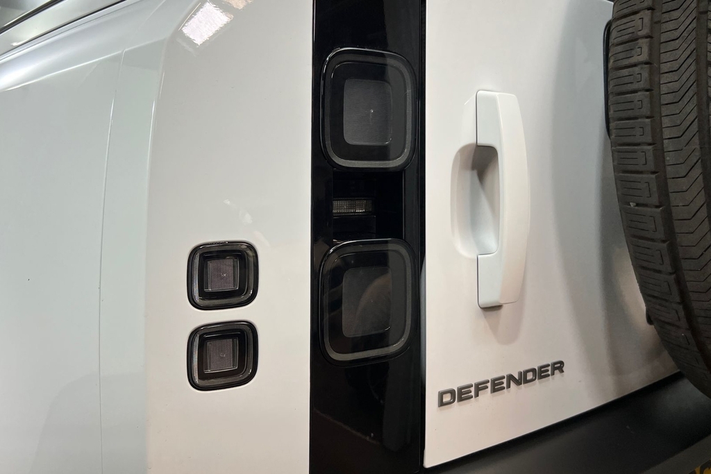 Land Rover Defender X-dynamic Se Grey #37