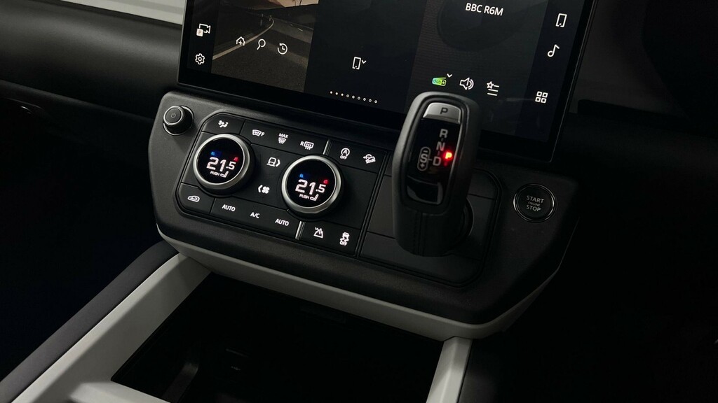 Land Rover Defender X-dynamic Se Grey #26
