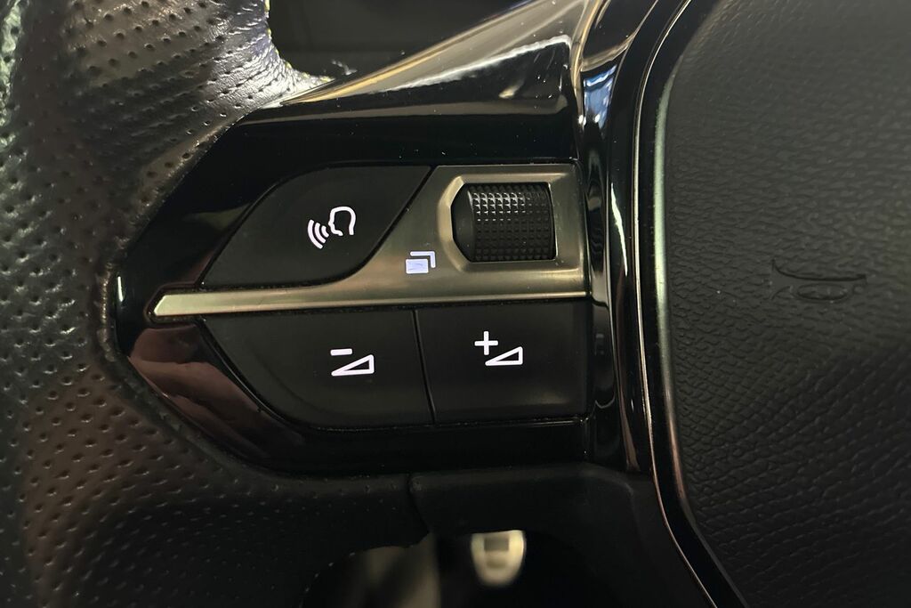 Peugeot 2008 Puretech Ss Allure Premium Grey #8