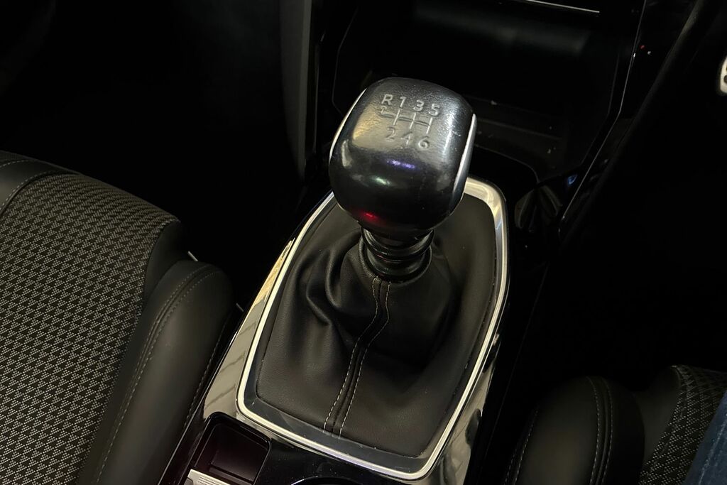 Peugeot 2008 Puretech Ss Allure Premium Grey #19