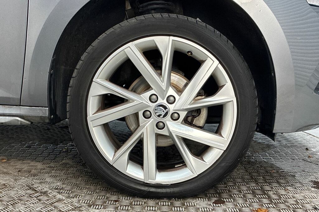 Skoda Kamiq 1.0 Tsi 95Ps Se Suv Silver #5