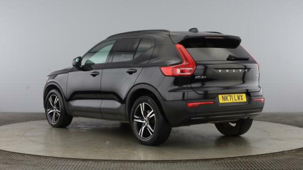 Volvo XC40 1.5 T3 163 R Design Geartronic Black #2