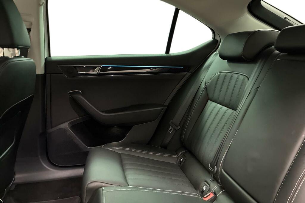 Skoda Superb Se L Black #9