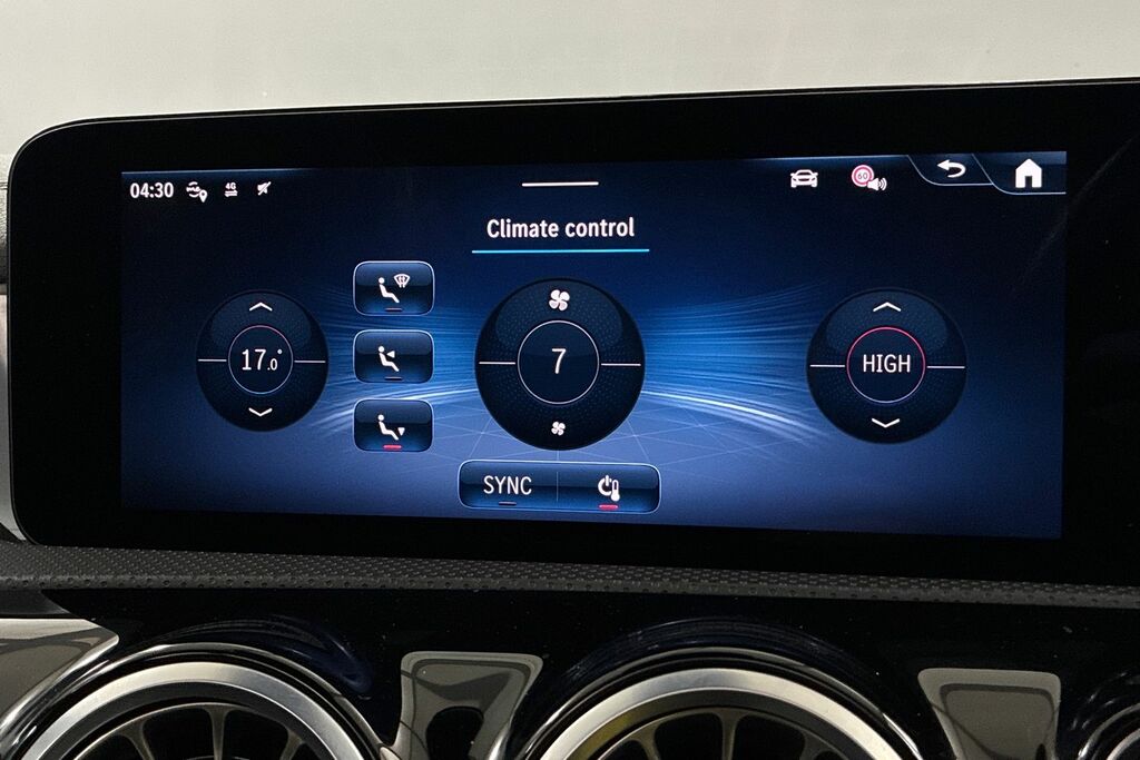 Mercedes-Benz CLA Class 200 Amg Line Executive Tip Blue #17