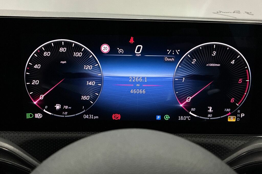 Mercedes-Benz CLA Class 200 Amg Line Executive Tip Blue #15