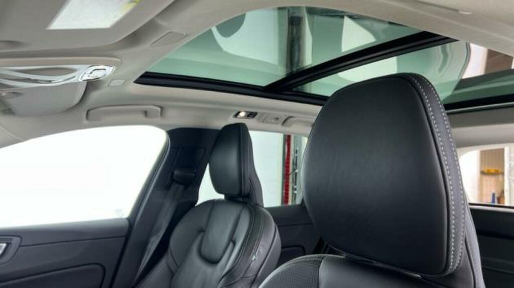 Volvo XC60 2.0 B5p 250 Inscription Pro Geartronic Gold #4