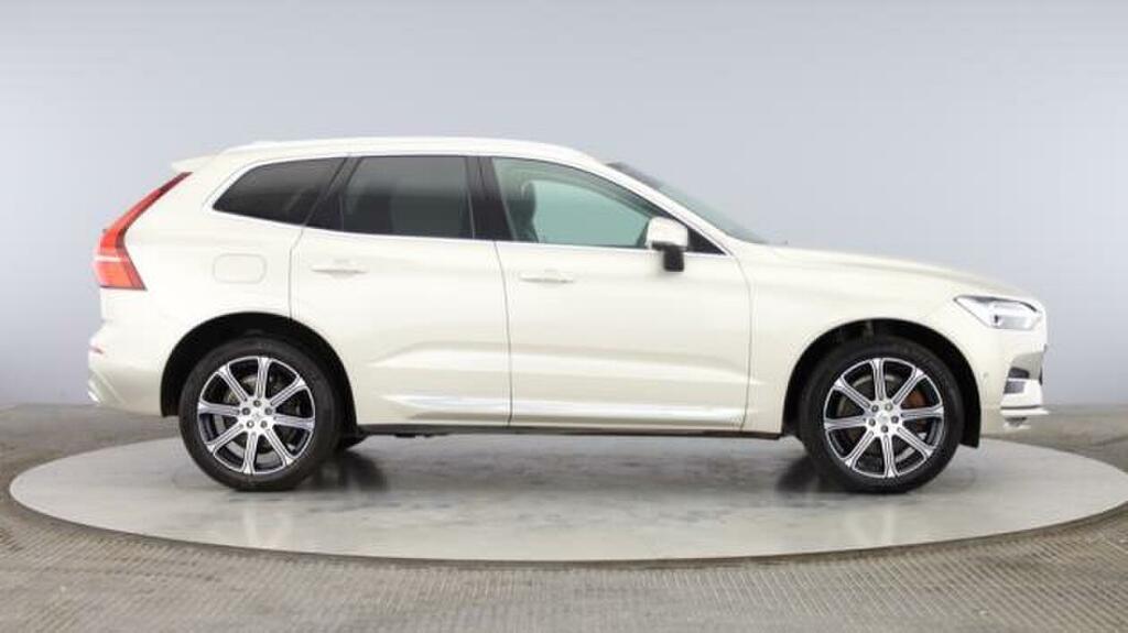 Volvo XC60 2.0 B5p 250 Inscription Pro Geartronic Gold #3