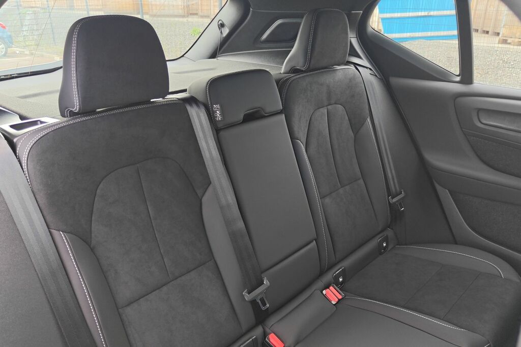 Volvo XC40 2.0 B3p Plus Dark White #17