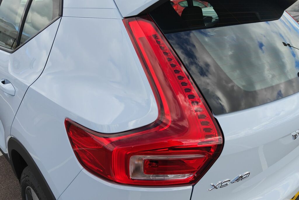 Volvo XC40 2.0 B3p Plus Dark White #20