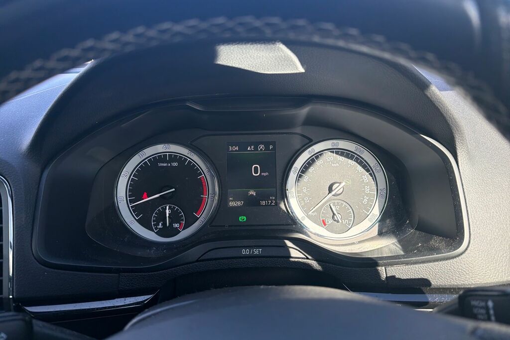 Skoda Karoq Se Technology White #15