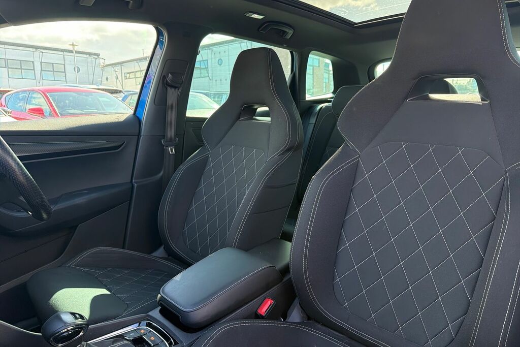 Skoda Karoq Se Technology White #16