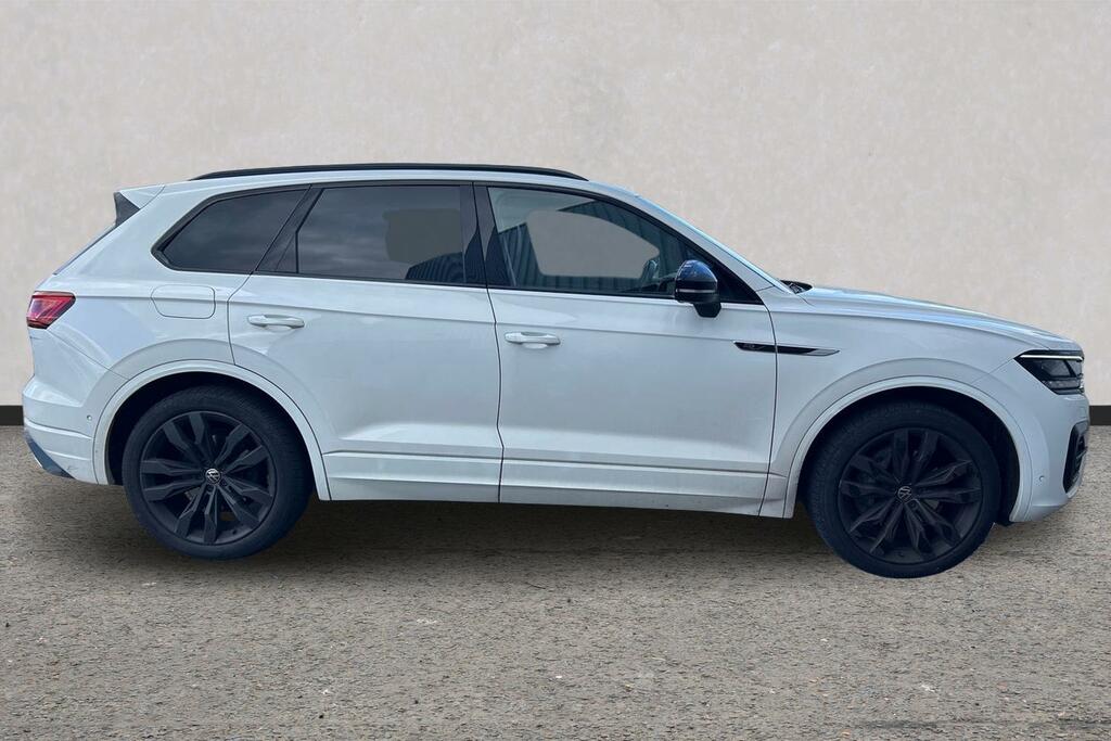 Volkswagen Touareg 3.0 V6 Tdi 4Motion Black Edition Tip White #4