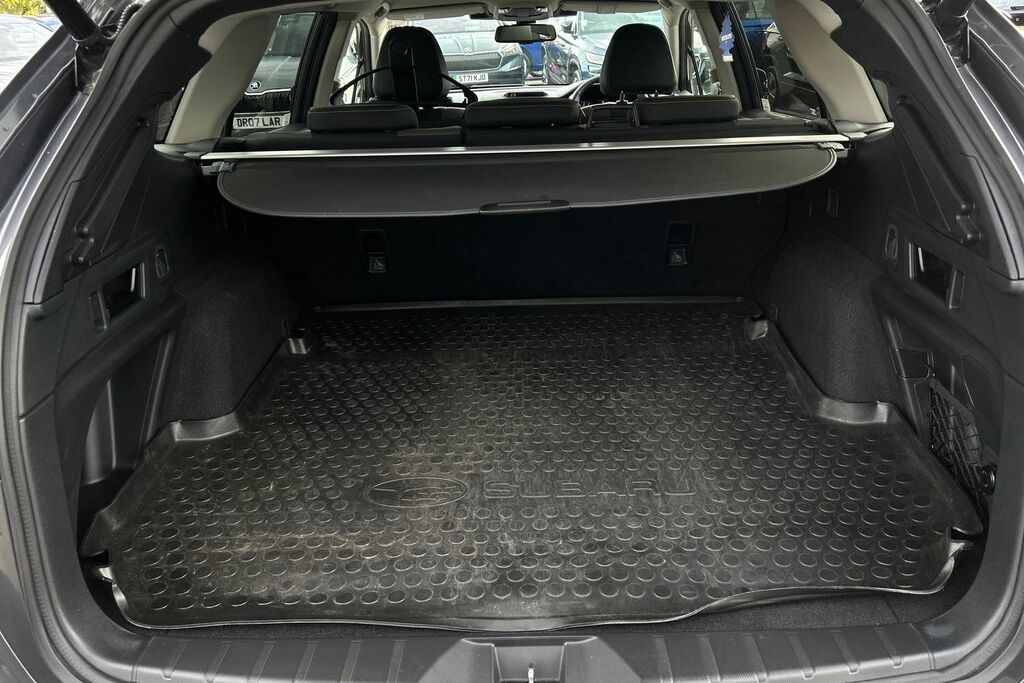 Subaru Outback Estate Black #11