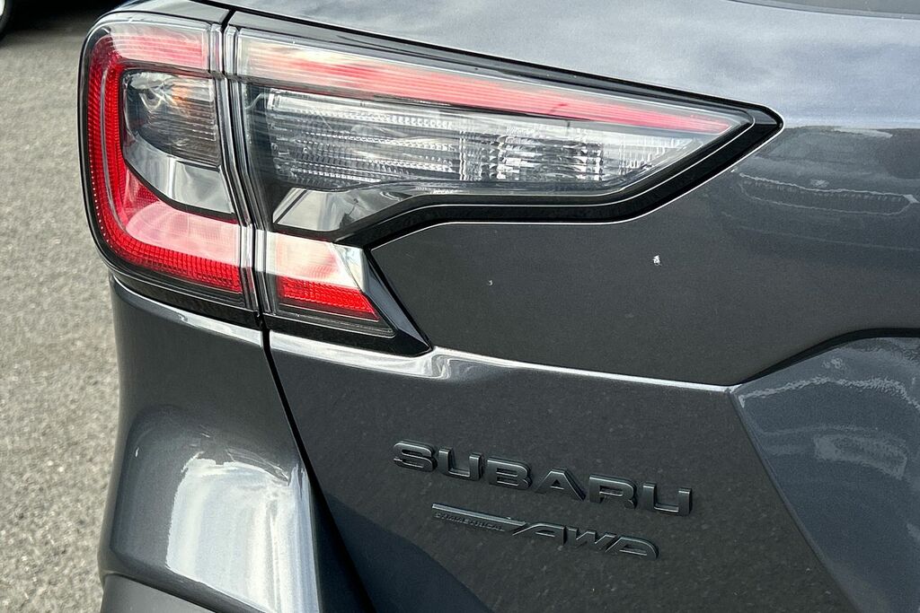 Subaru Outback Estate Black #19