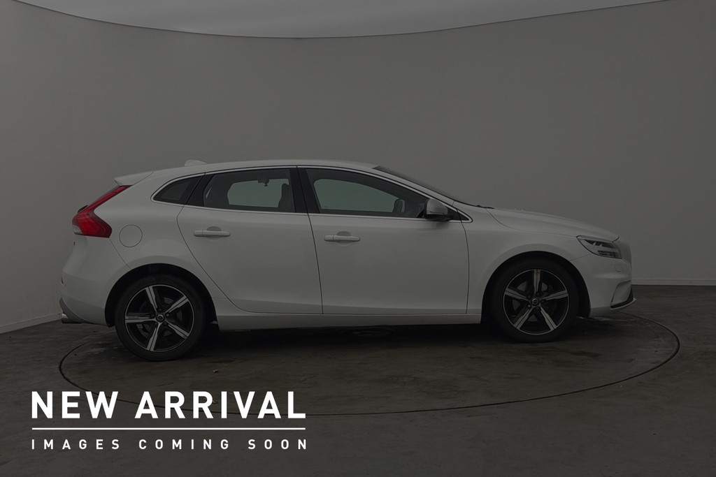 Volvo V40 T2 R-design White #4