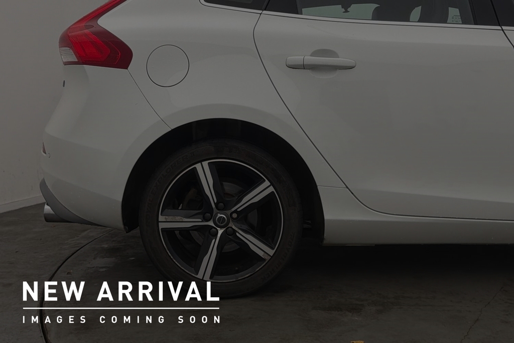 Volvo V40 T2 R-design White #5