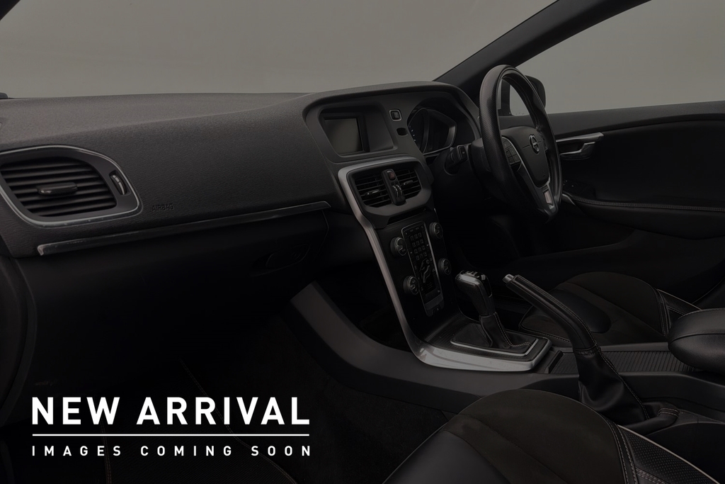 Volvo V40 T2 R-design White #2