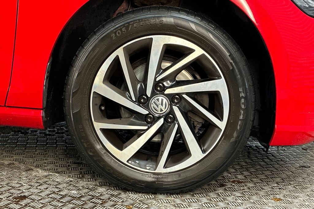 Volkswagen Golf 1.0 Tsi 115 Match Edition Red #5