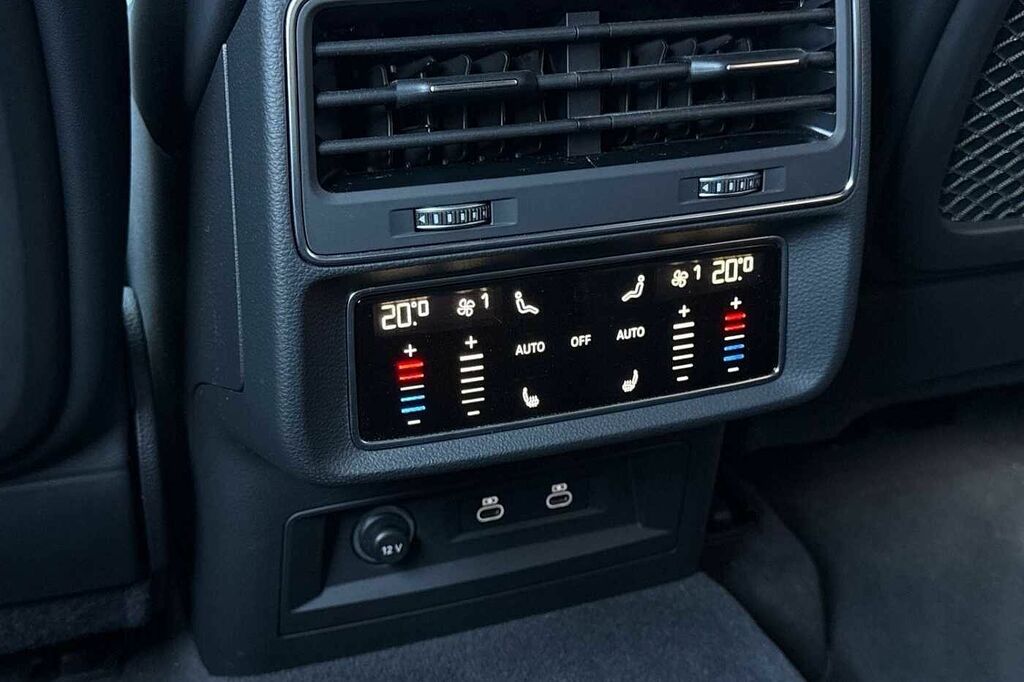 Audi Q8 55 Tfsi E Quattro Vorsprung Tiptronic Black #24