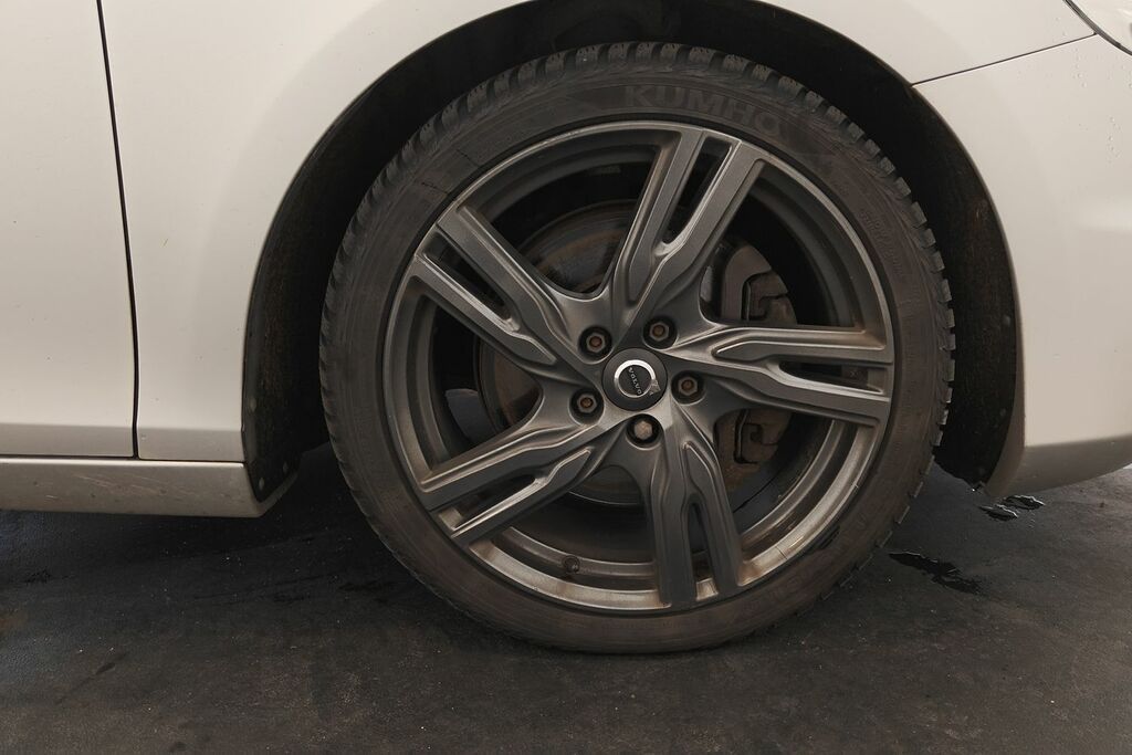 Volvo V40 T2 122 R Design Edition Geartronic Silver #5