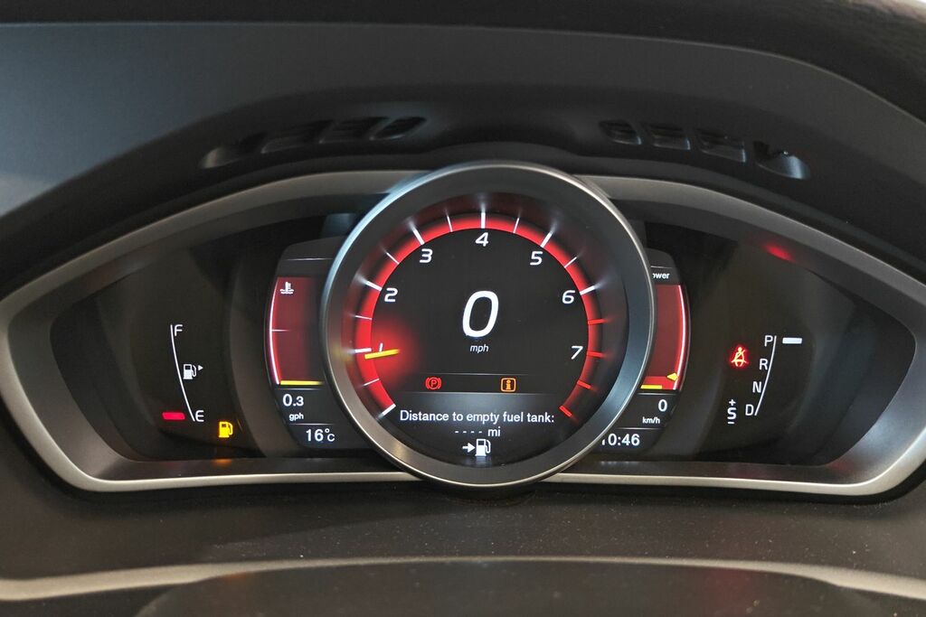 Volvo V40 T2 122 R-design Edition Black #7