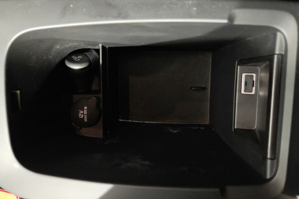 Volvo V40 T2 122 R-design Edition Black #21
