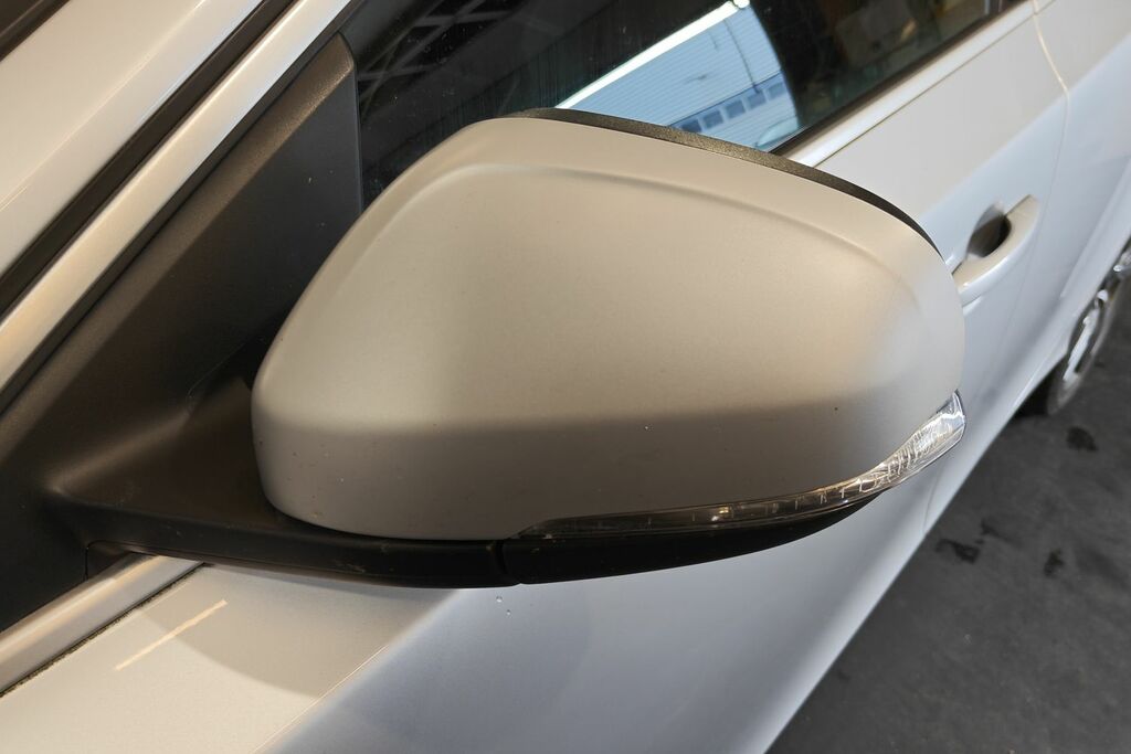 Volvo V40 T2 122 R-design Edition Black #19