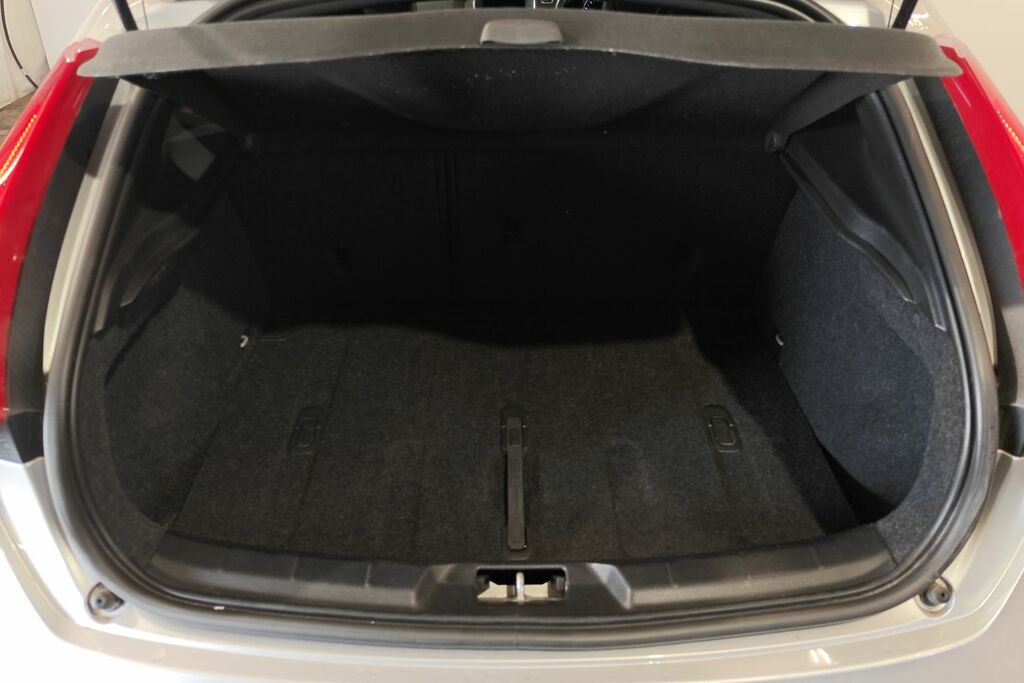 Volvo V40 T2 122 R-design Edition Black #8