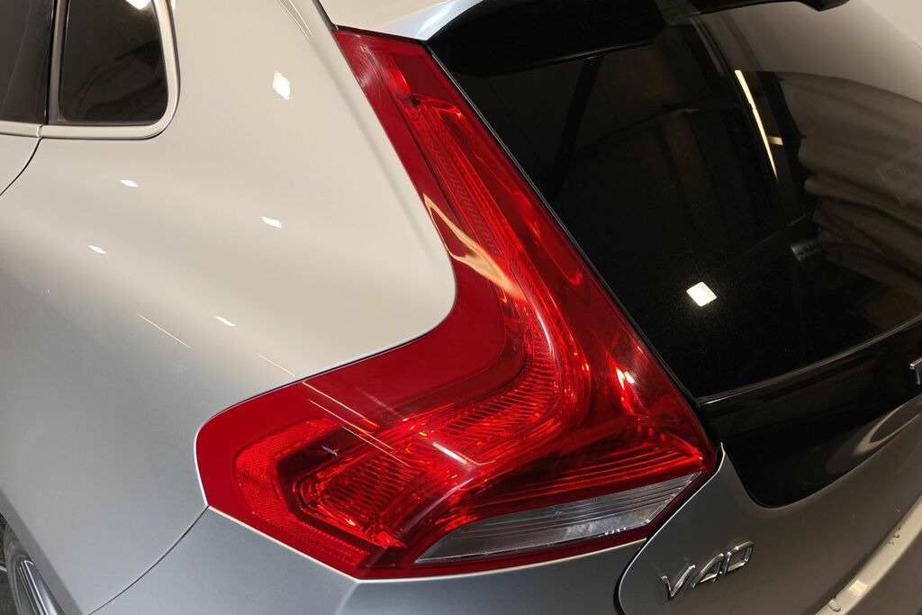 Volvo V40 T2 122 R-design Edition Black #20