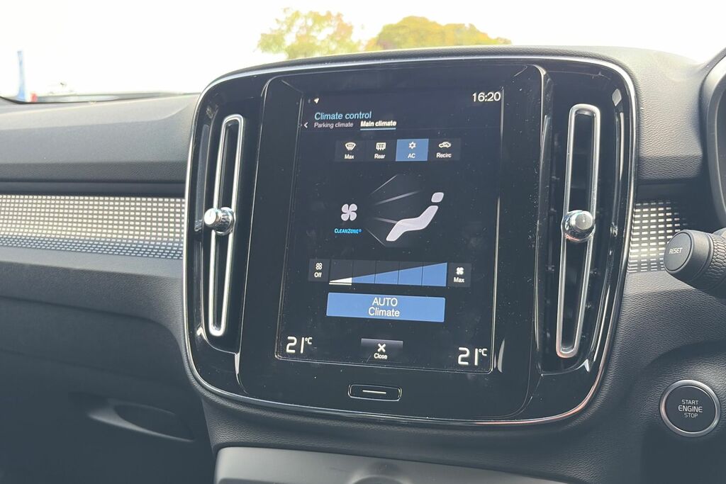 Volvo XC40 Recharge Core, Single Motor, Black #17