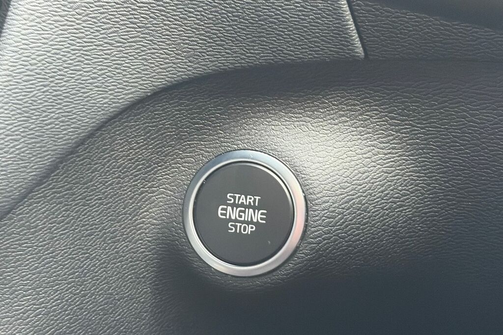 Volvo XC40 Recharge Core, Single Motor, Black #30